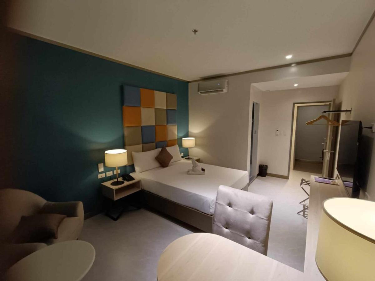 Yes Hotel Imus Cavite Buitenkant foto