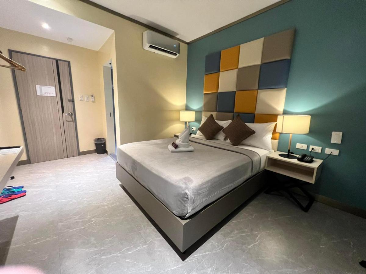 Yes Hotel Imus Cavite Buitenkant foto